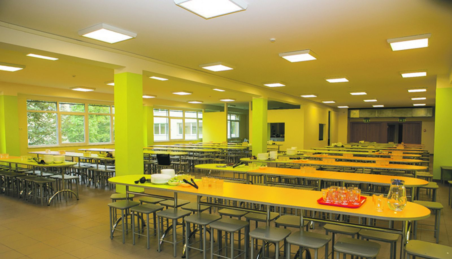 Skolas ēdnīca