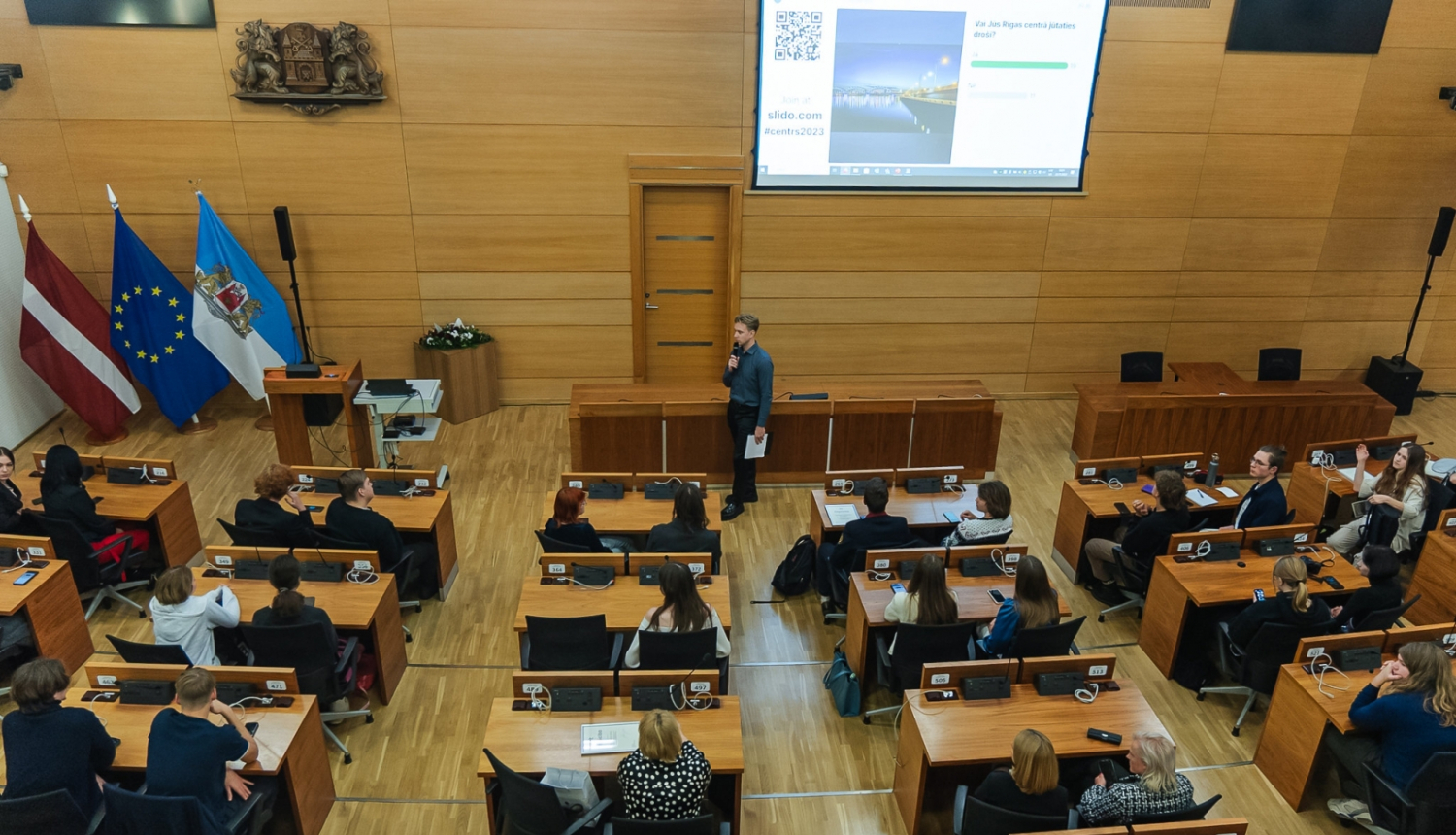 Skolēni diskutē un prezentē idejas par Rīgas vēsturiskā centra attīstību  