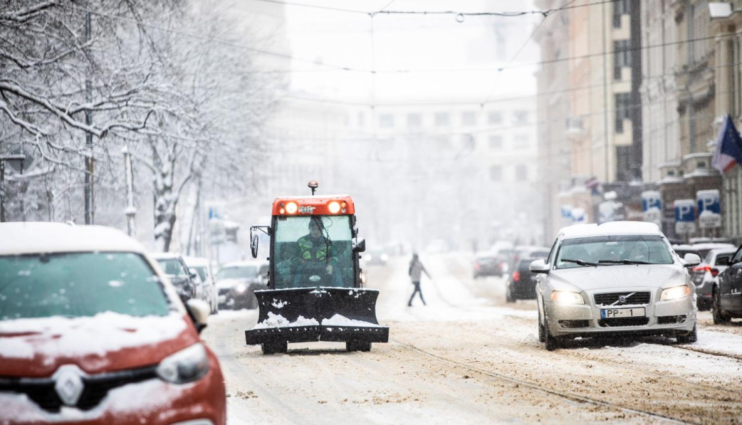 Sniega tīrīšanas mašīna