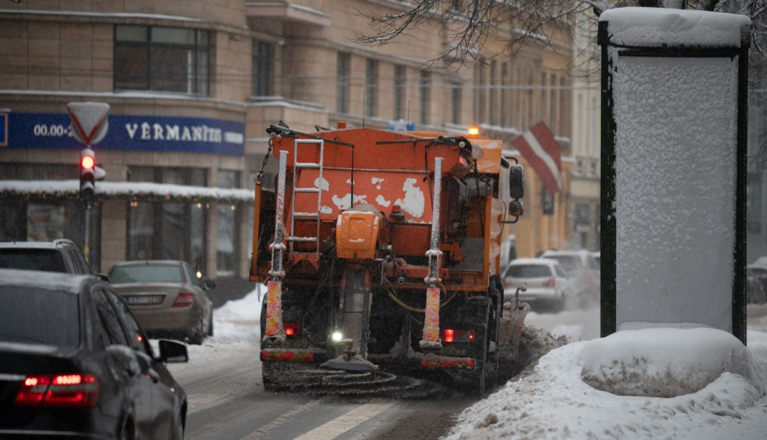 Sniega tīrīšanas mašīna