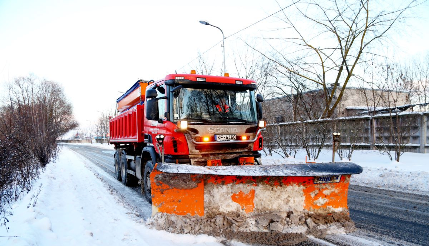 Sniega tīrīšanas mašīna