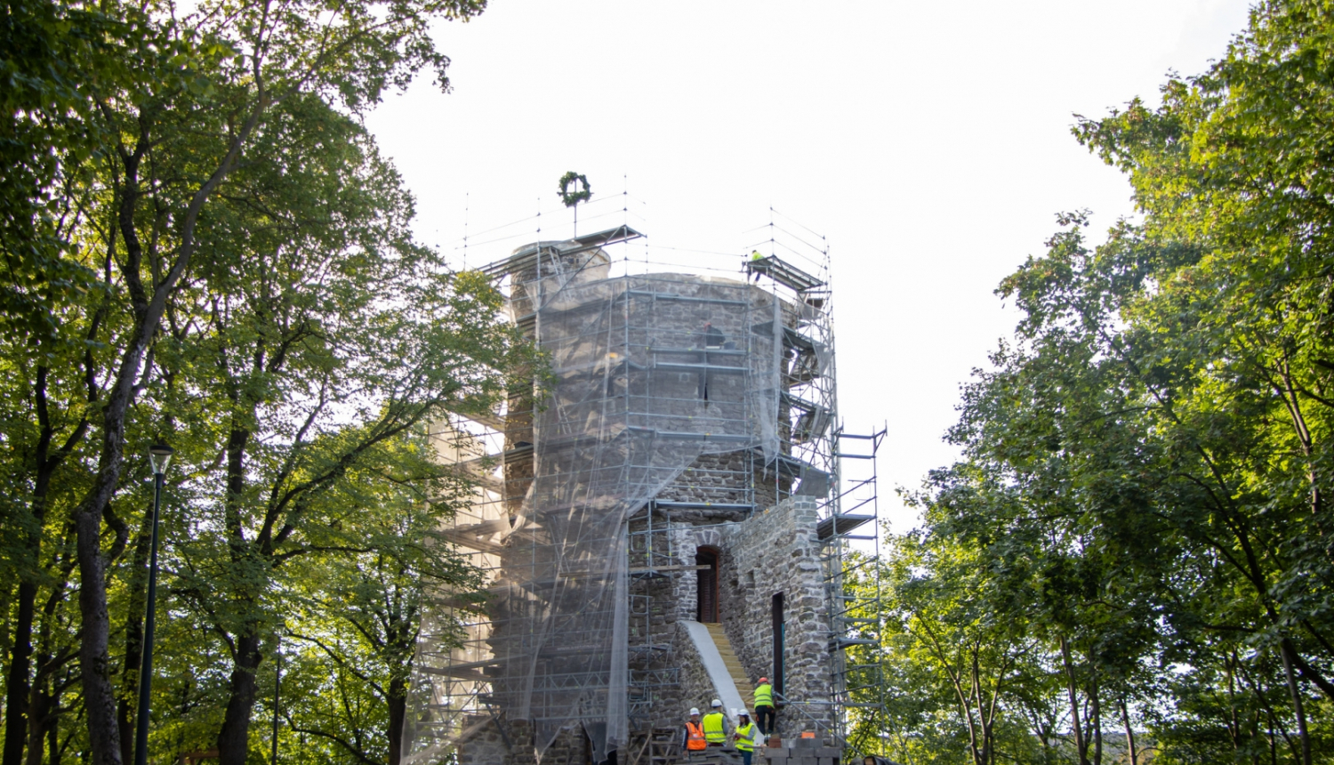 Spāru svētli Tornim