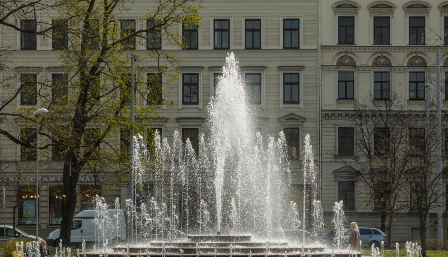 Strūklaka pie kongresu nama