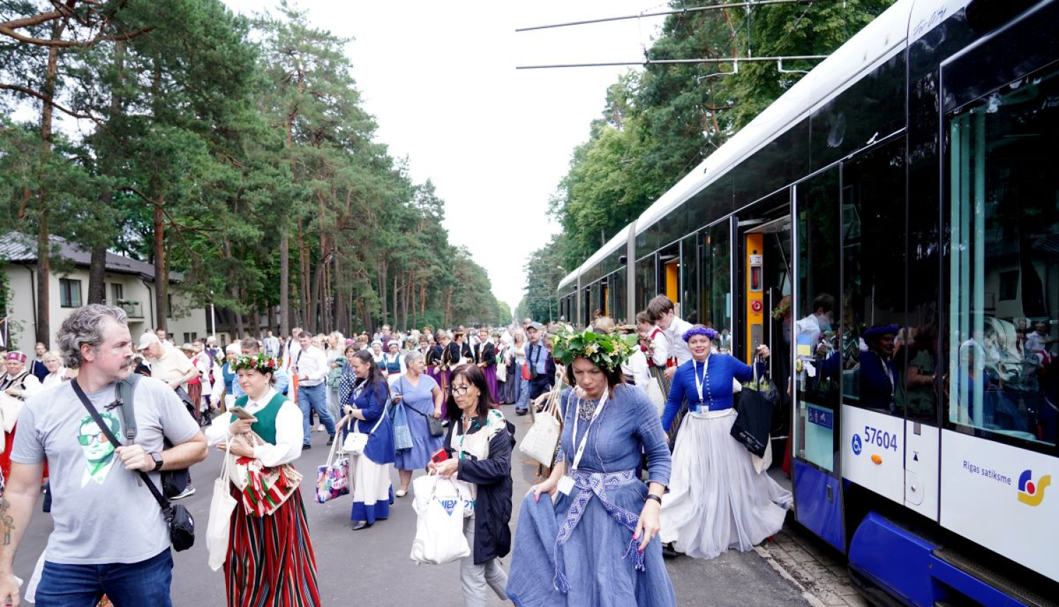 Satiksme uz dziesmu svētkiem