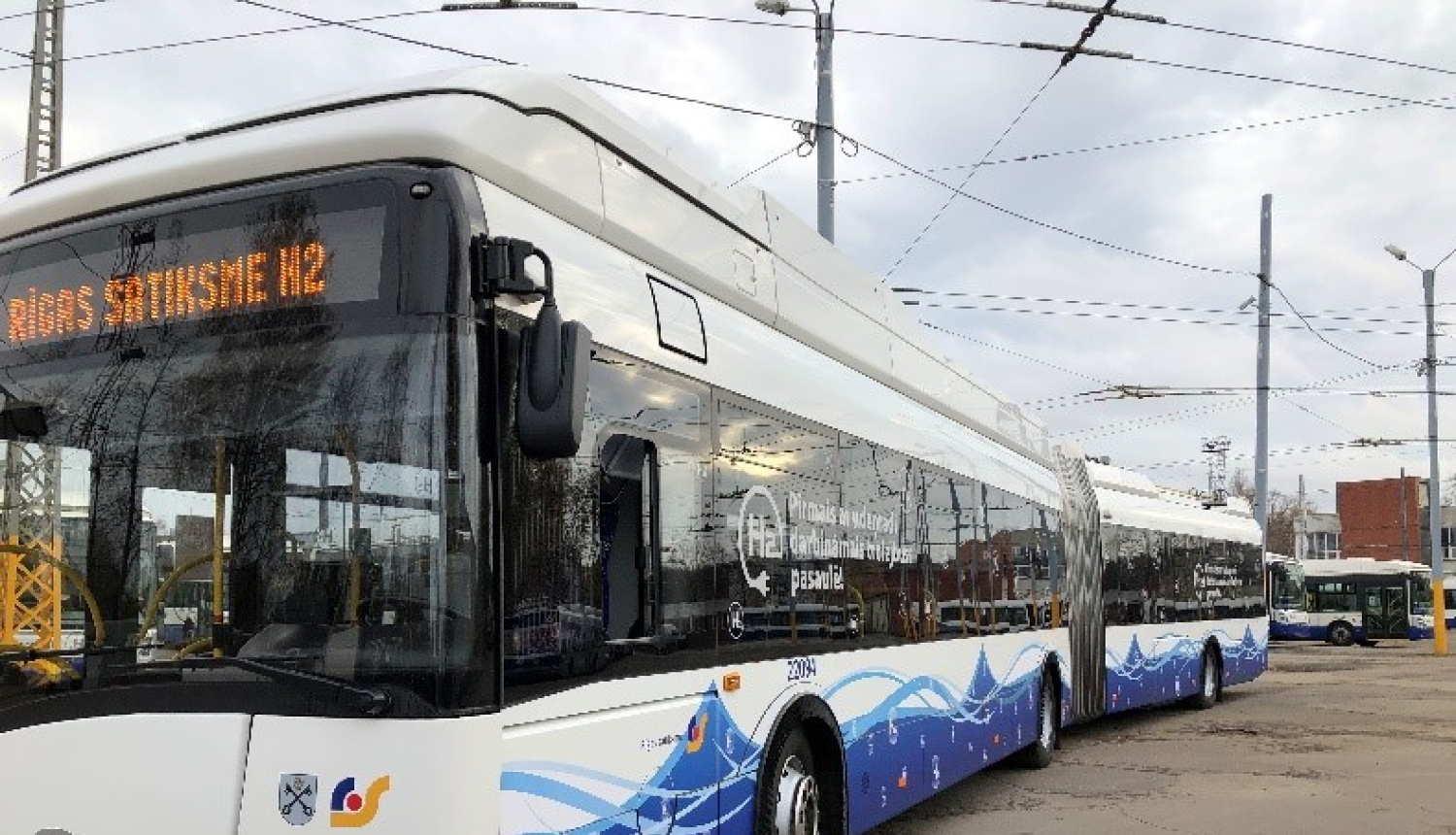 Ar ūdeņradi darbināms autobuss