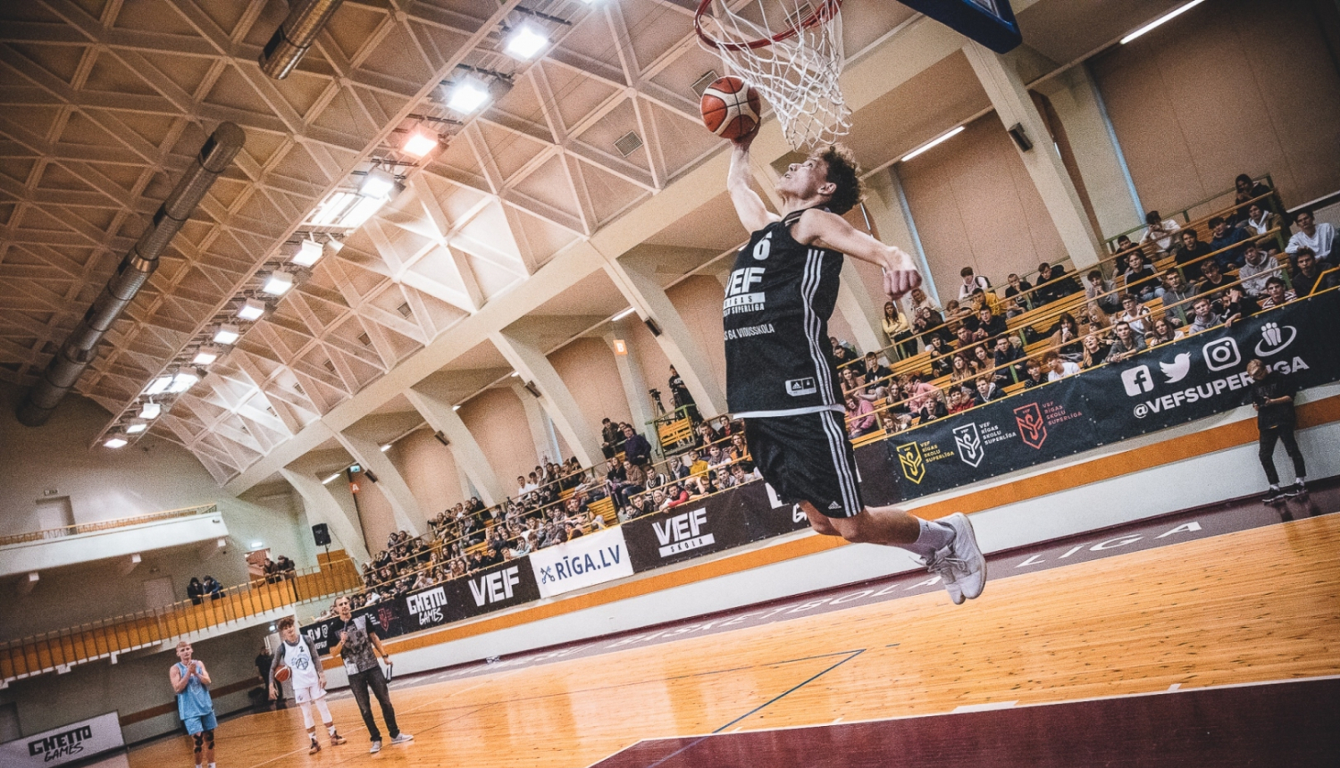 Basketbolists met bumbu grozā