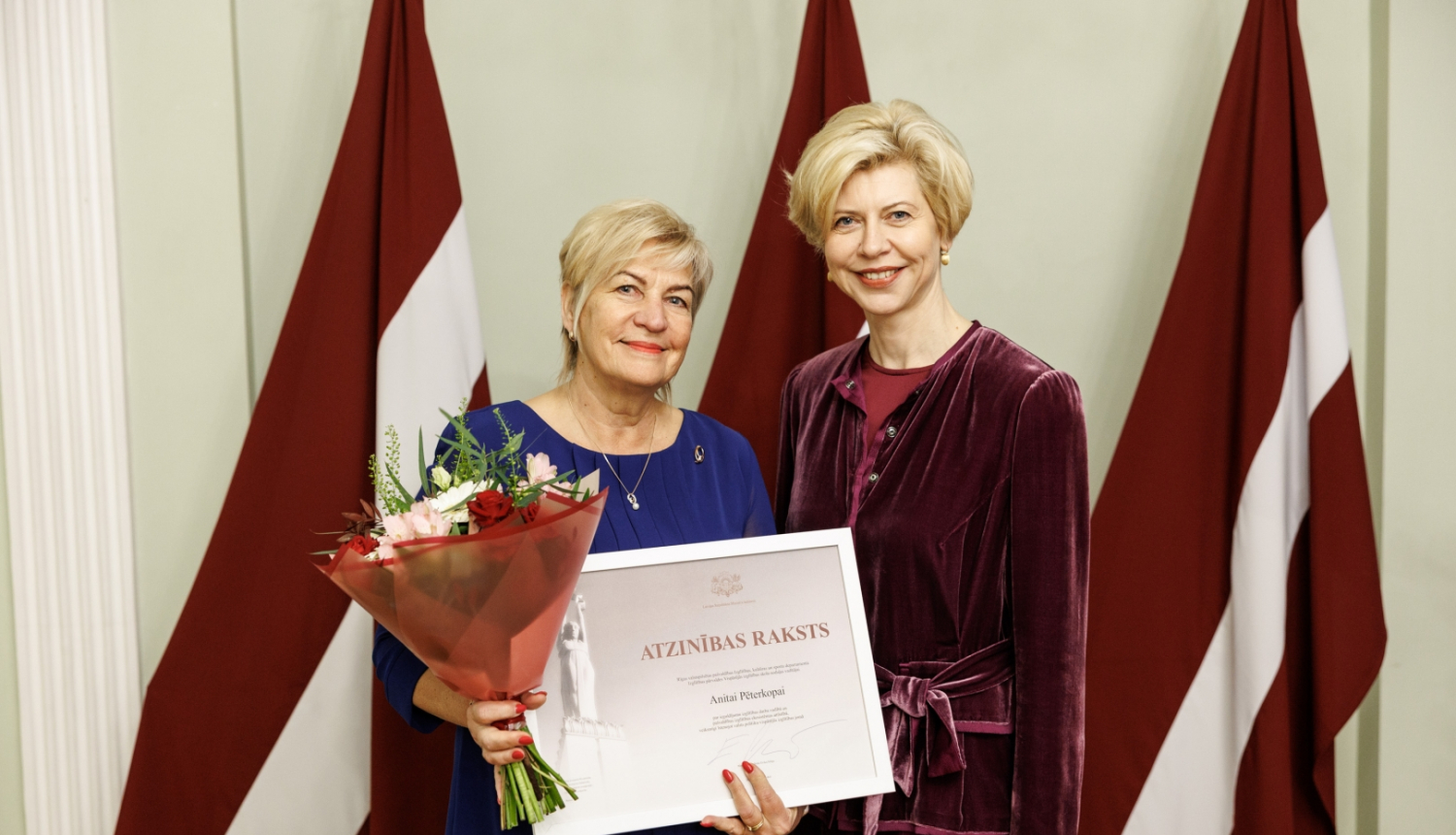  Vispārējās izglītības skolu nodaļa vadītāja Anita Pēterkopa un izglītības un zinātnes ministre Anda Čakša