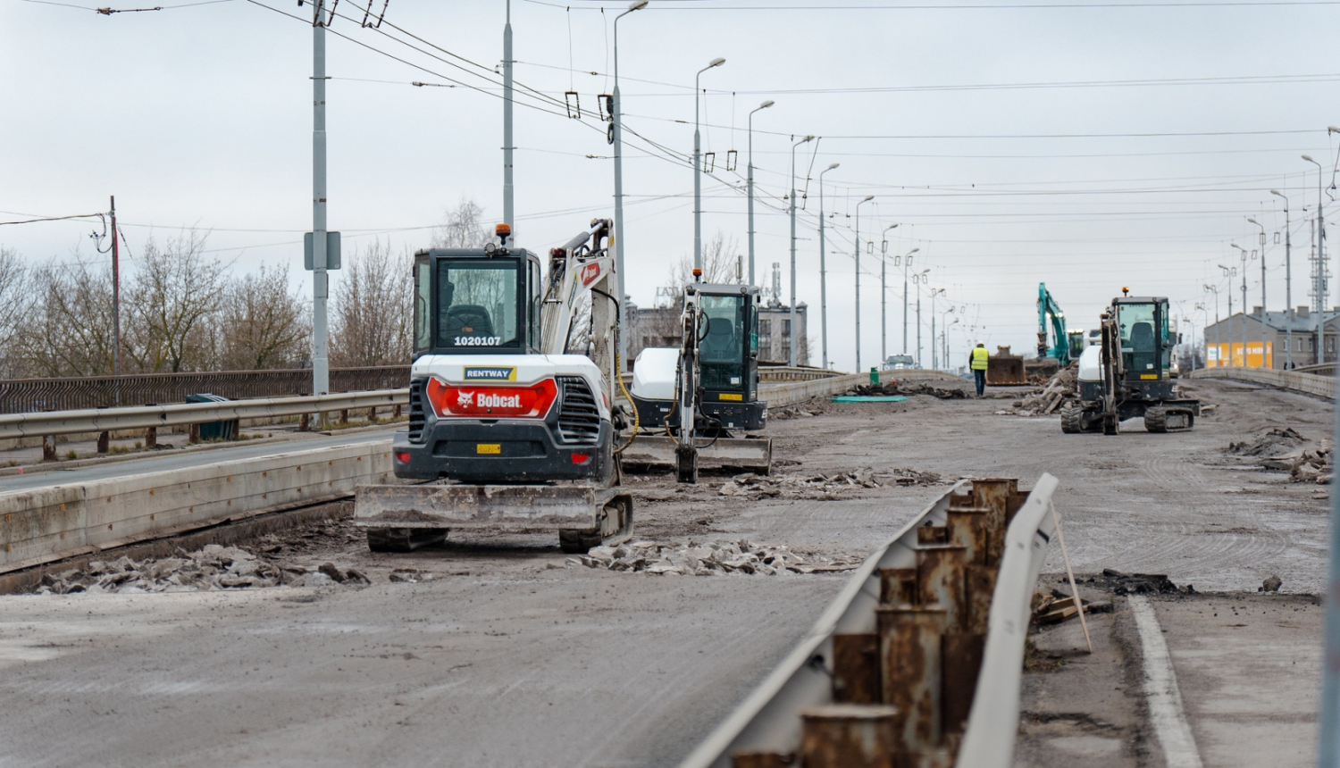 Zemitāna tilta pārbūves darbi