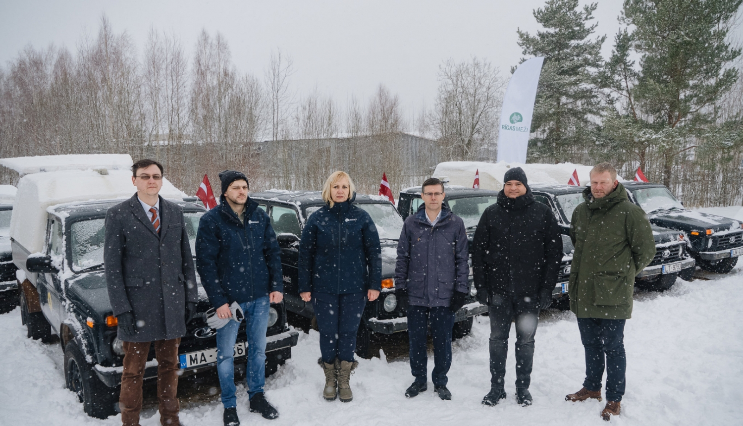 Rīgas mēžu pārstāvji, Rīgas domes pārstāvji un Ukrainas vēstniecības pārstavji