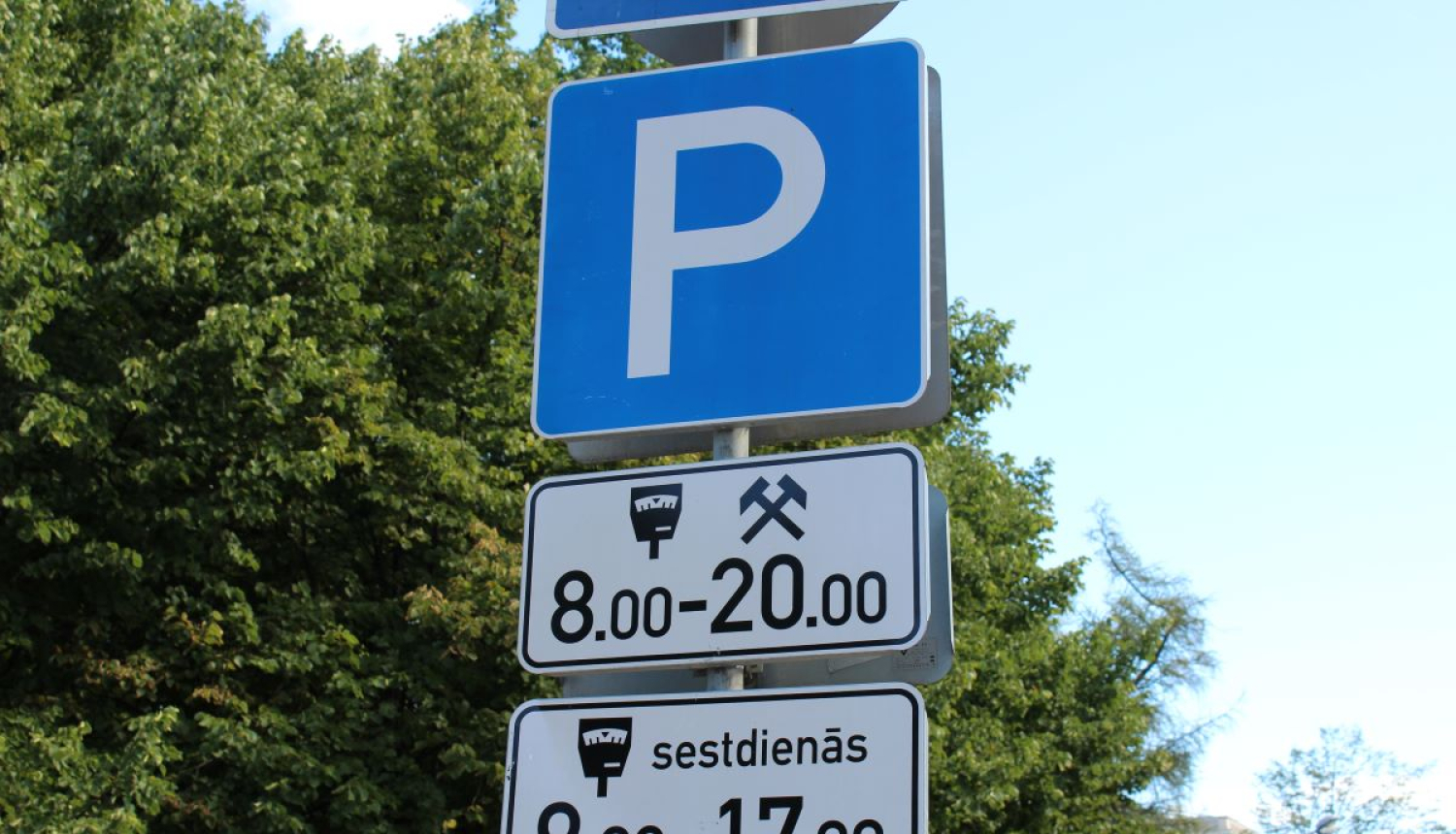 Ceļa zīme stāvvieta