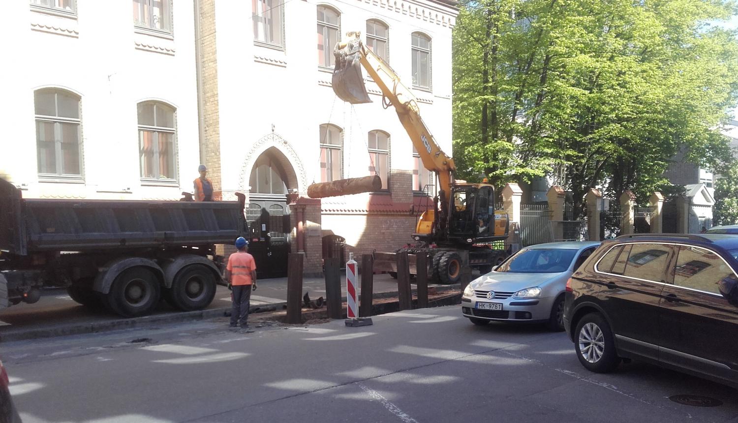 Ūdensvada remonts Bruņinieku ielā