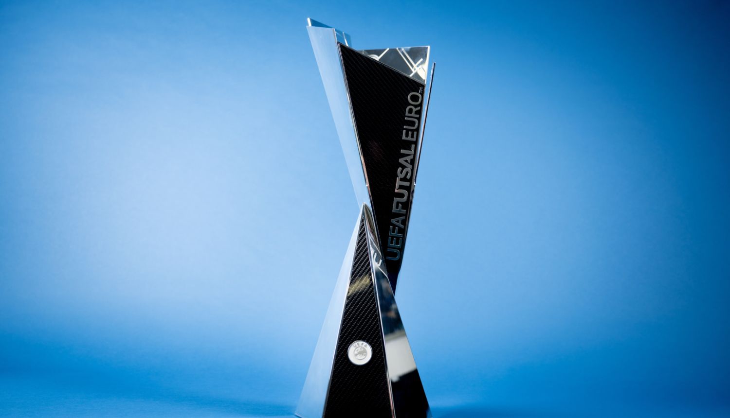 Eiropas čempionāta telpu futbolā galvenā trofeja