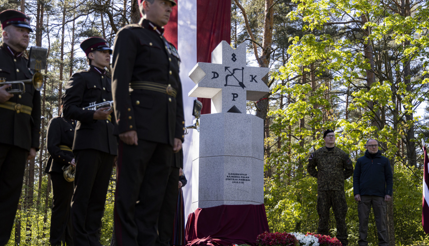 Neatkarības kara piemineklis 8.Daugavpils kājnieku pulka cīņām