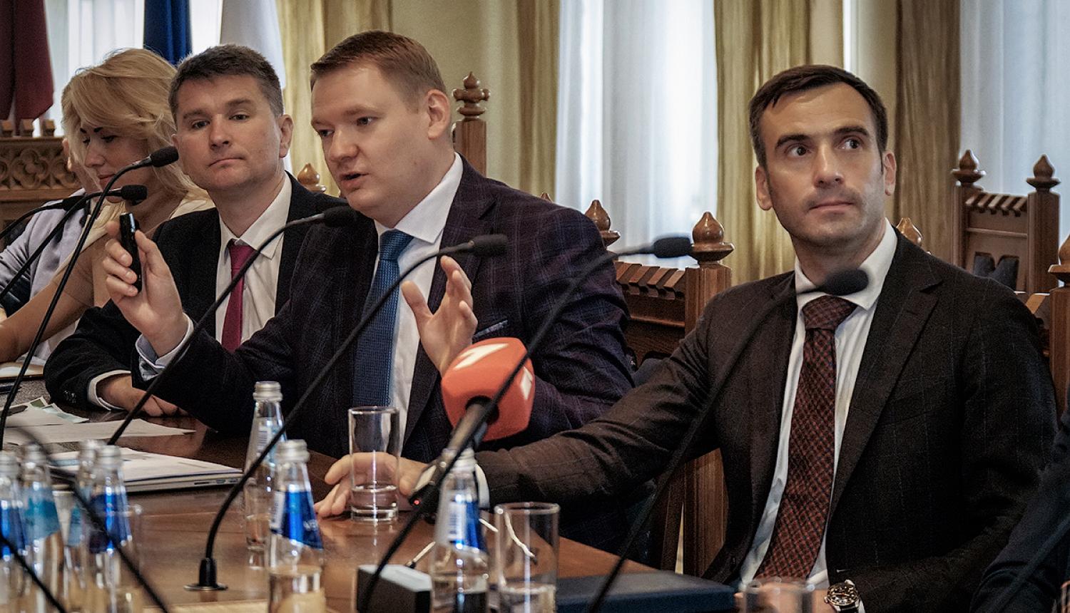  Rīgas domes priekšsēdētājs Mārtiņš Staķis un par sadarbību ar citām pašvaldībām atbildīgais domes priekšsēdētāja vietnieks Edvards Smiltēns