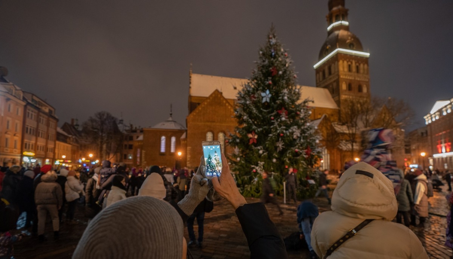 Ziemassvētku egle Doma laukumā