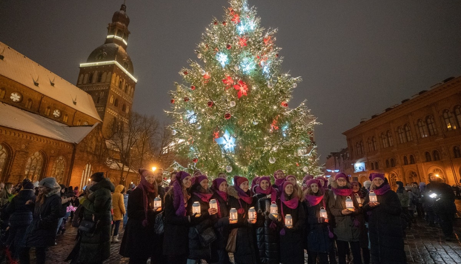 Ziemassvētku egle Doma laukumā