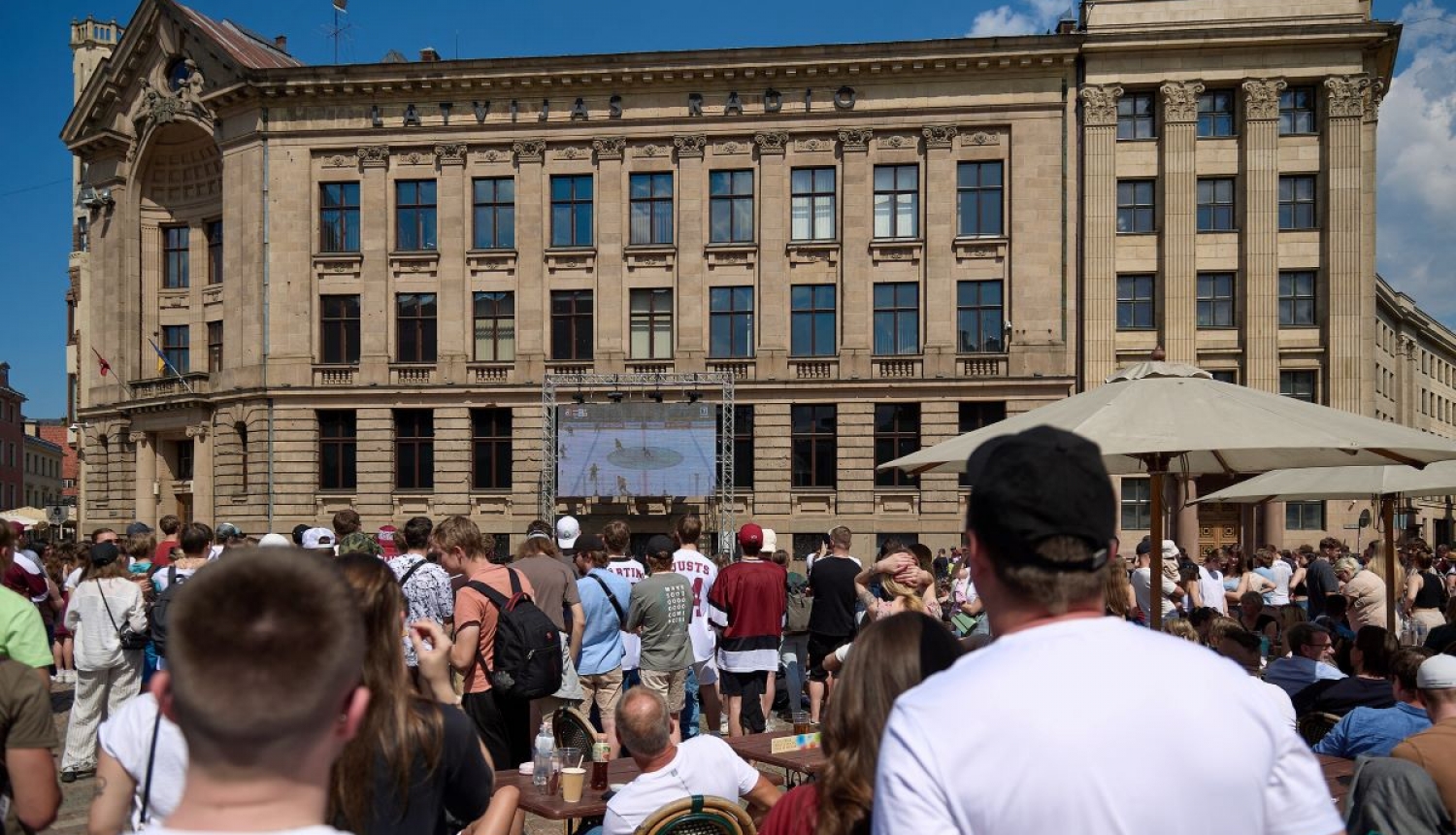 Hokeja skatīšanās Doma laukumā