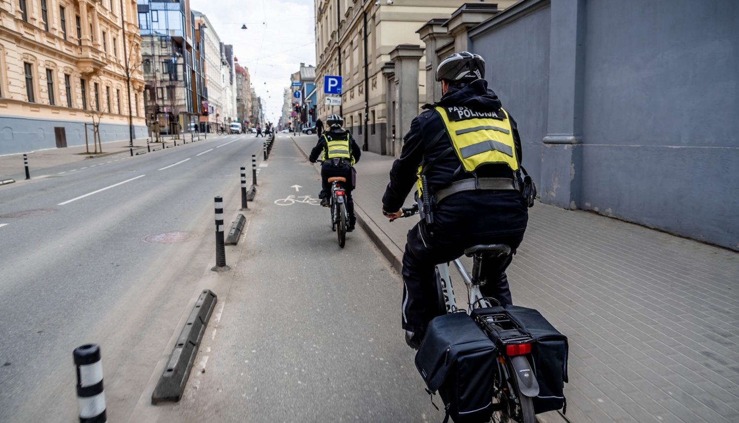 Pašvald\ibas policisti brauc ar velosipēdiem