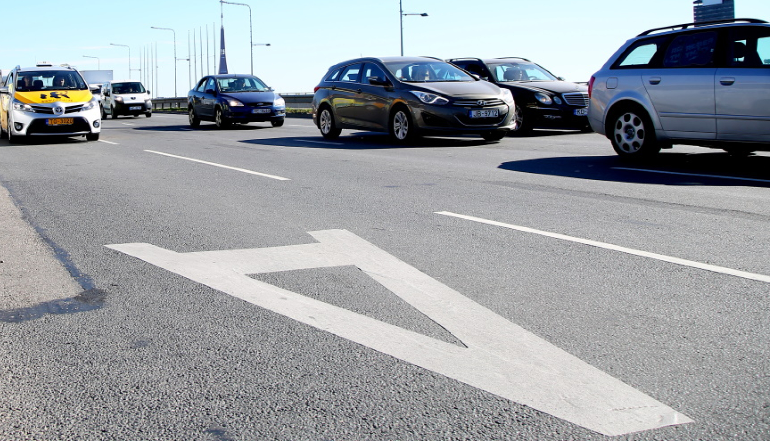 Sabiedriskā transporta josla