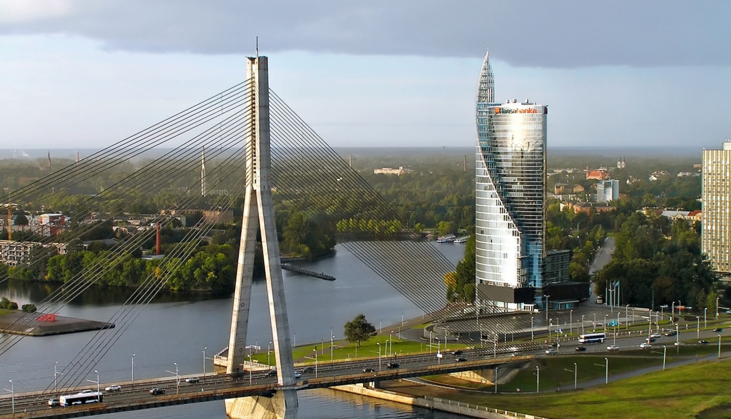 Vanšu tilts, Rīgas skats