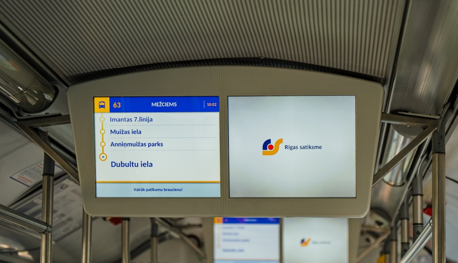 Sabiedriskā transporta ekrāni