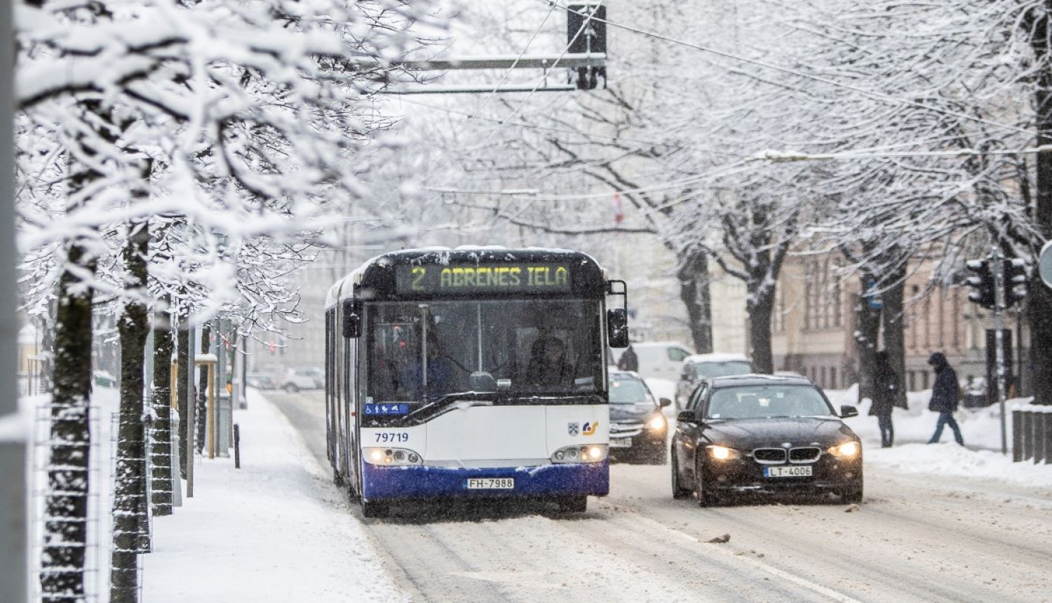 Autobuss brauc