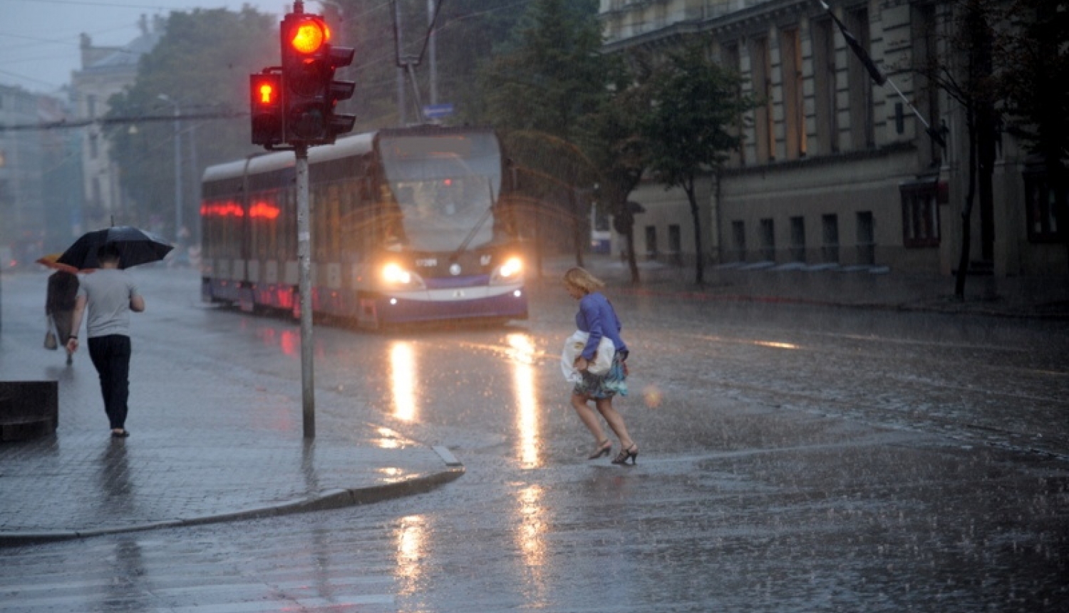Tramvajs lietū