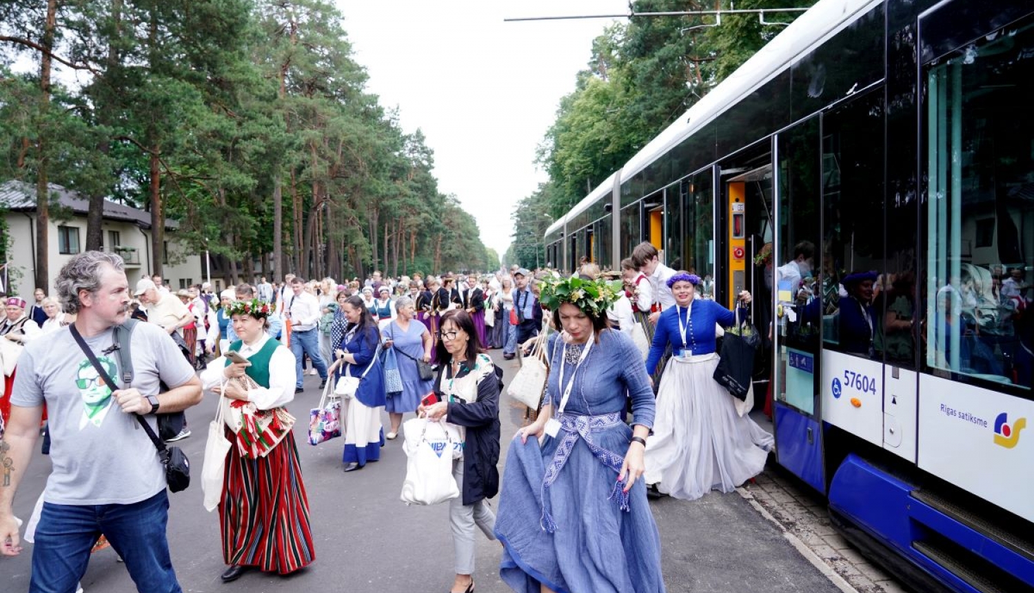 Satiksme uz dziesmu svētkiem