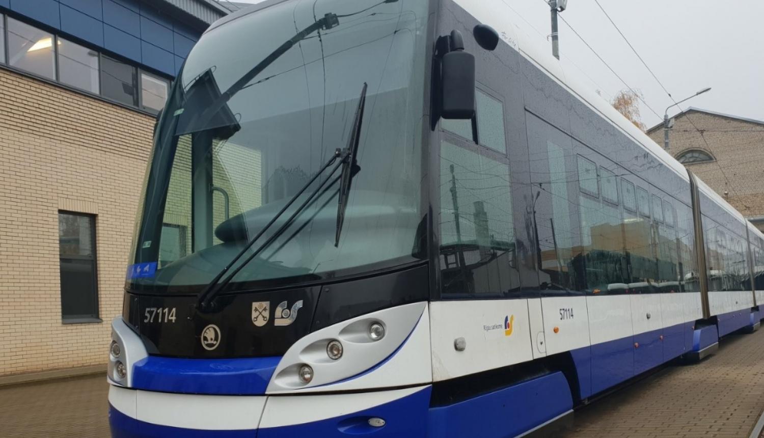 Zemās grīdas tramvajs
